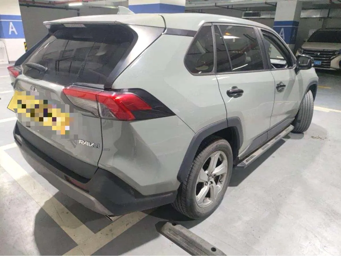 Toyota 2022 RAV4 Rongbo 2.0 Stepless Two-Drive Fashion Plus Edition Automatic Gear 5