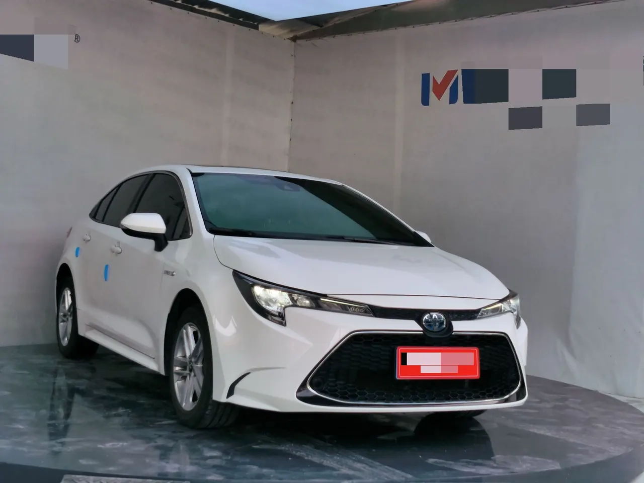 Toyota 2022 Lei Ling Shuangqing 1.8H Stepless Deluxe Edition Automatic Gear 2