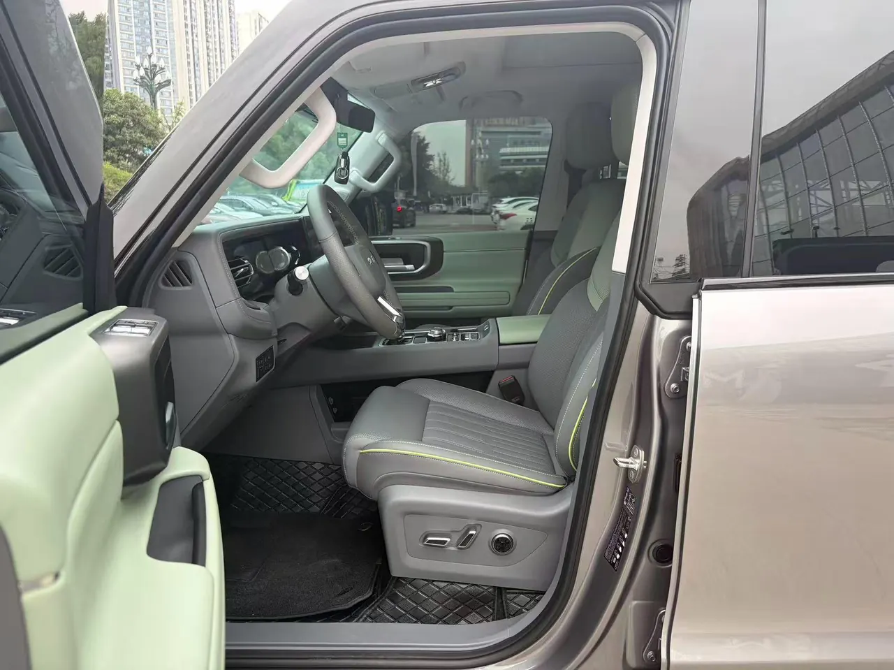 Beijing 2024 BJ40 2.0T City Hunter Edition Chivalrous Automatic Gear 3