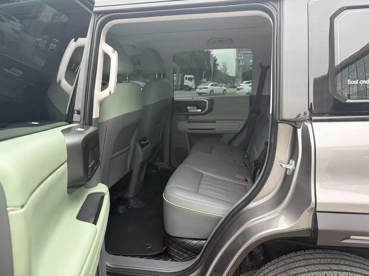 Beijing 2024 BJ40 2.0T City Hunter Edition Chivalrous Automatic Gear 4