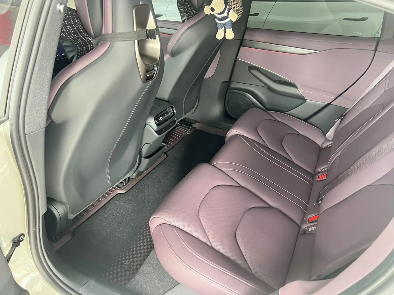 MI 2024 SU 7 830km Rear Drive Ultra Long Endurance High-end Smart Drive Pro Edition Automatic Gear 5