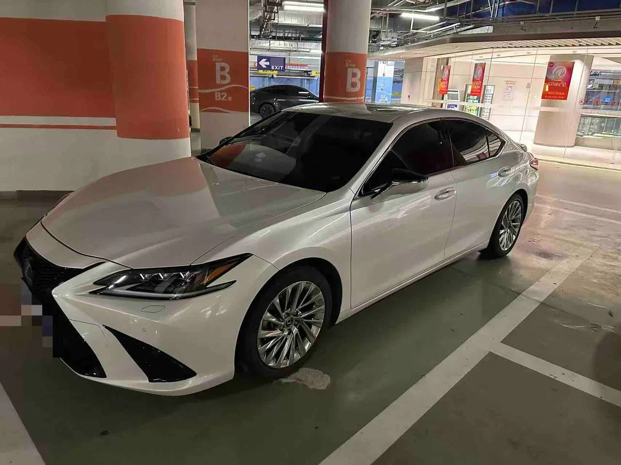 Open image lightbox: Lexus ES (Imported) 2020 ES300h 2.5 Stepless Administrative Edition Automatic Gear