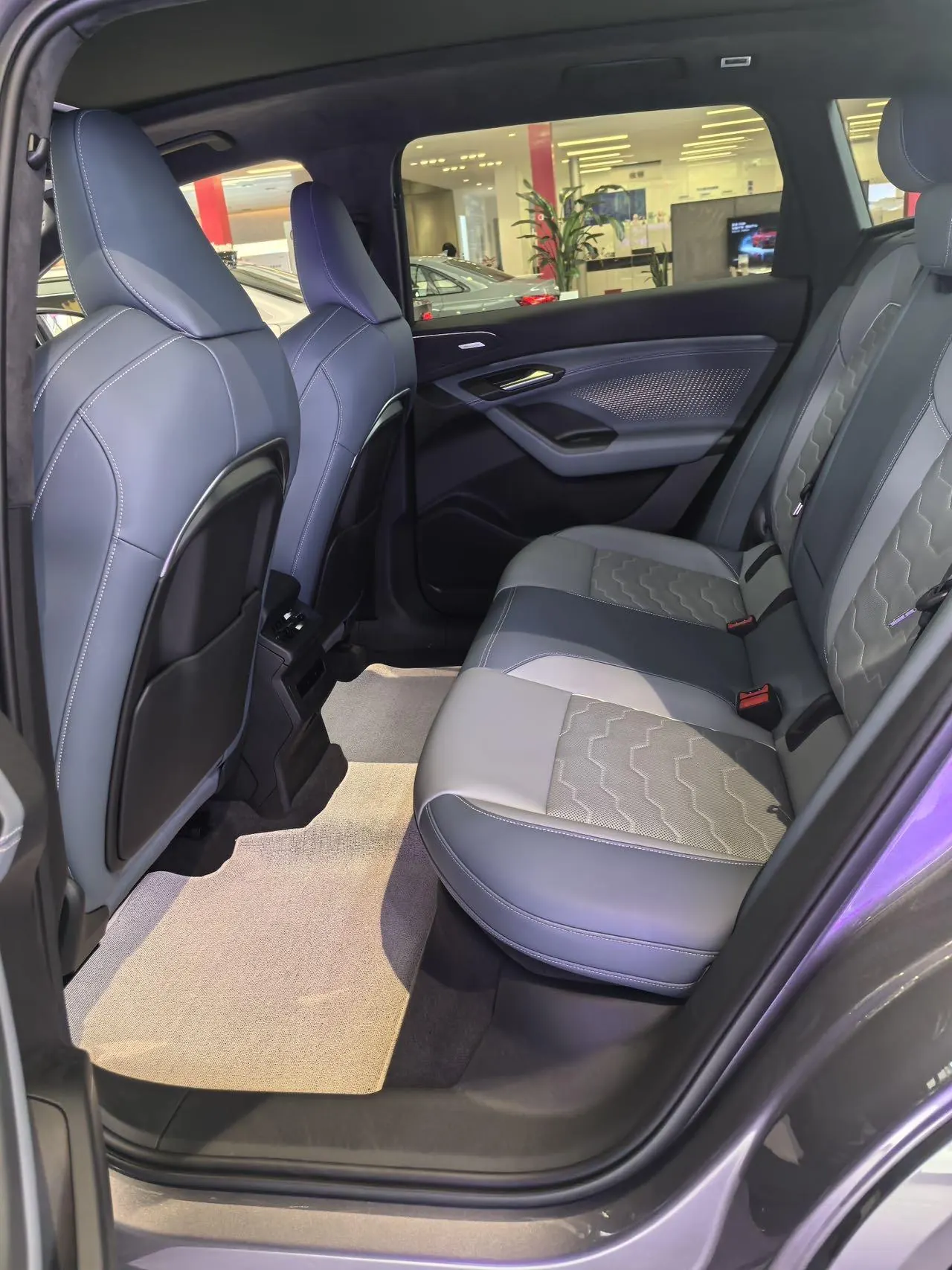 Audi 2025 Q6L e-tron Starter Pilot Edition Automatic Gear 6