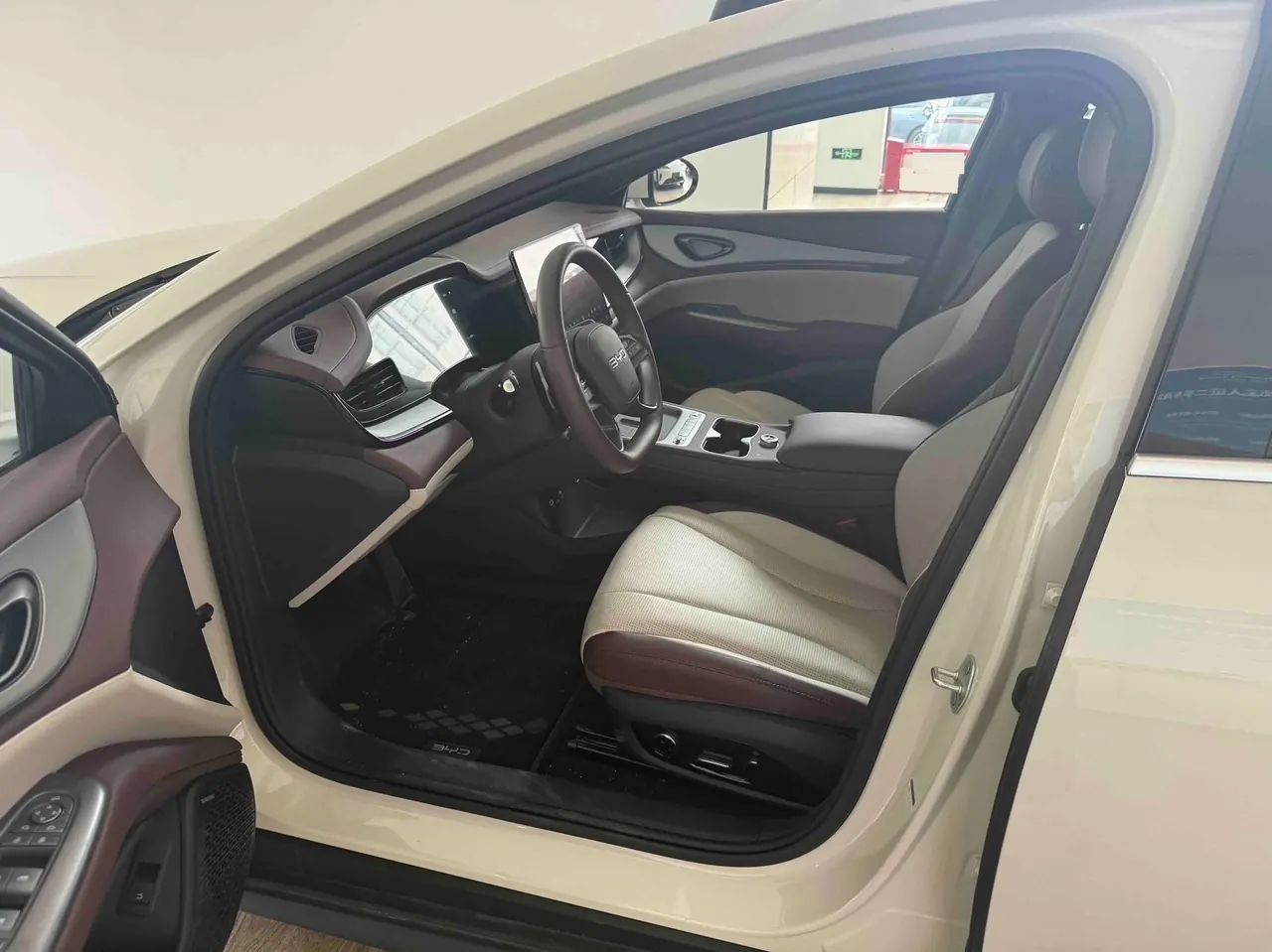 BYD 2026 Seal 07 DM-i 1.5T CVT 230km Flagship Automatic 4