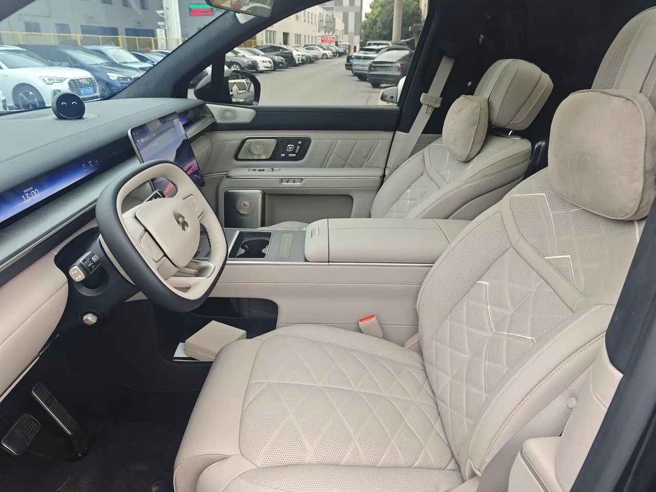 NIO 2026 ES 9 102kWh Administrative Island Signature Edition Automatic Gear 14