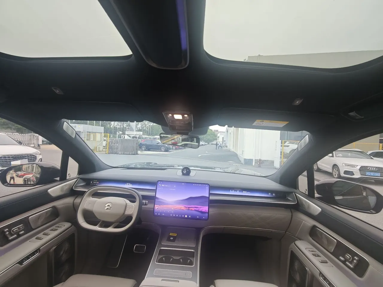 NIO 2026 ES 9 102kWh Administrative Island Signature Edition Automatic Gear 4