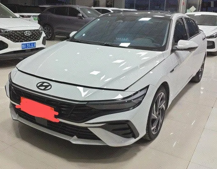 Open image lightbox: Hyundai 2023 Elantra -3-compartment 1.5 stepless LUX premium automatic gear