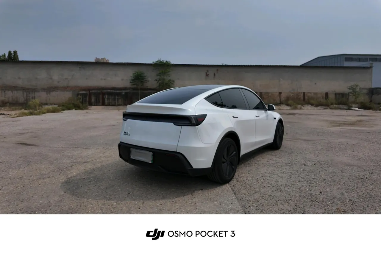 Tesla 2026 Model Y Rear-Wheel-Drive Automatic 3