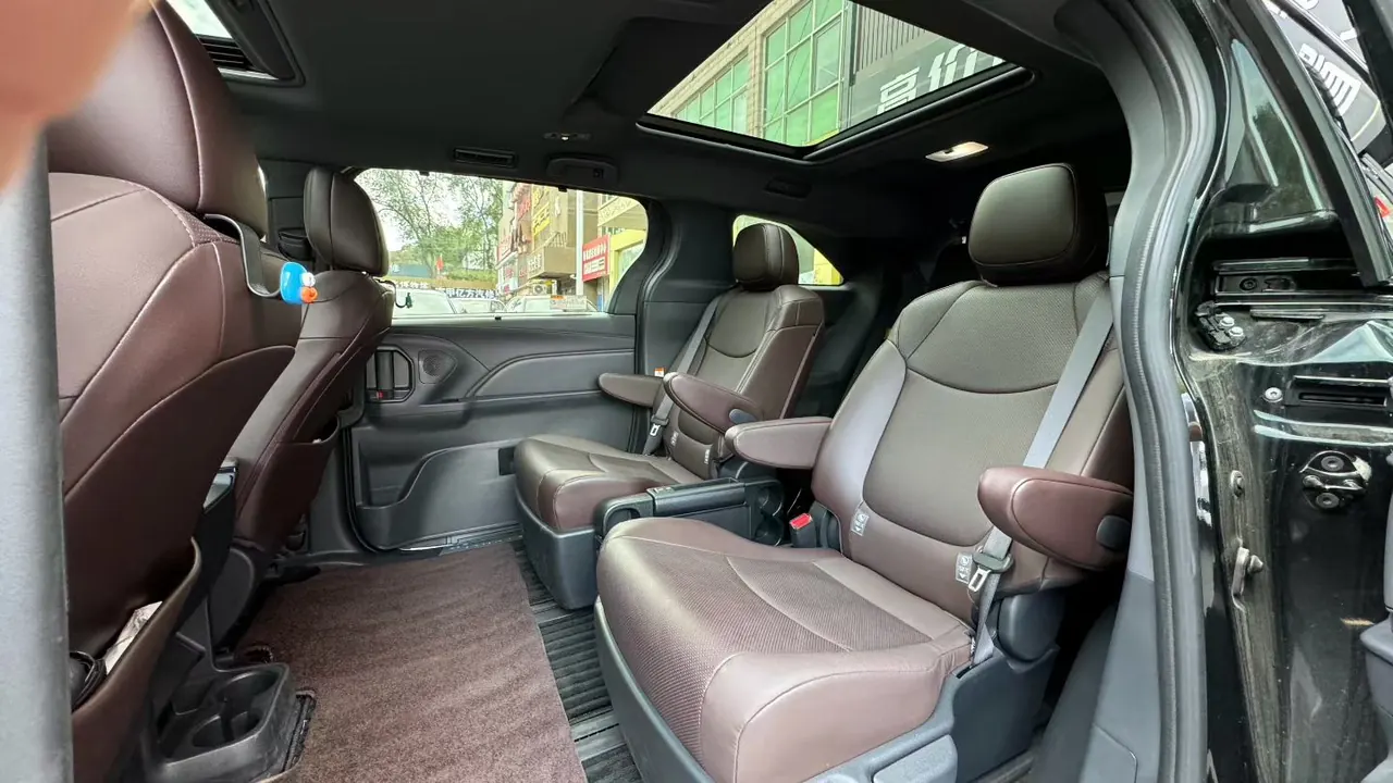 Toyota 2024 Grevia HYBRID 2.5 Stepless Premium PLUS 4WD Automatic Gear 5