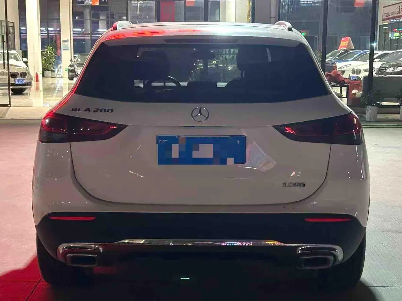 Mercedes Benz 2022 GLA 200 1.3T automatic gear 4