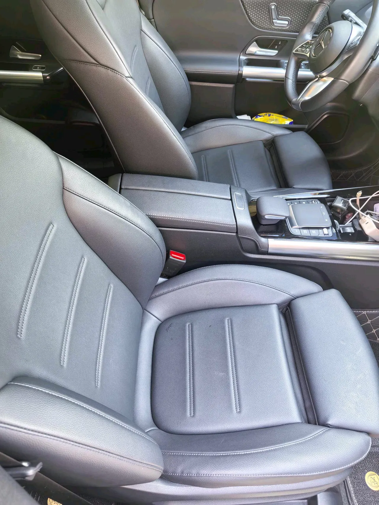 Mercedes Benz 2024 GLA 220 2.0T automatic gear 12