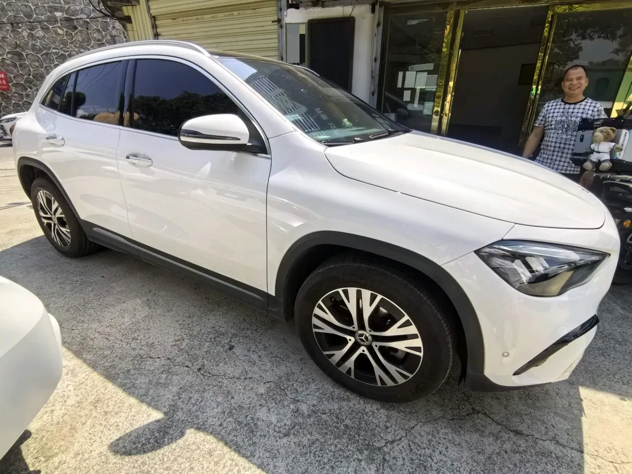 Mercedes Benz 2024 GLA 220 2.0T automatic gear 13