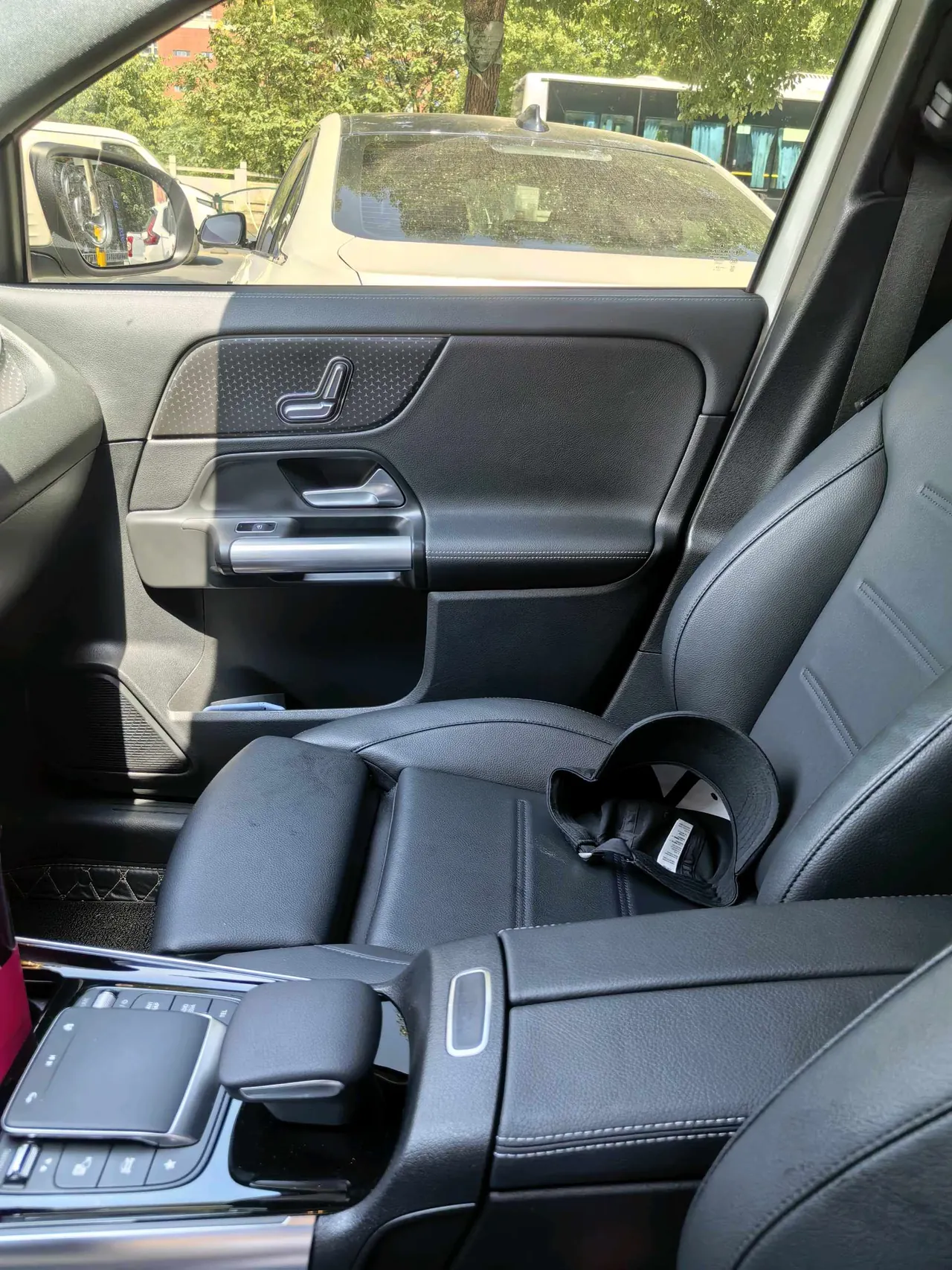 Mercedes Benz 2024 GLA 220 2.0T automatic gear 6
