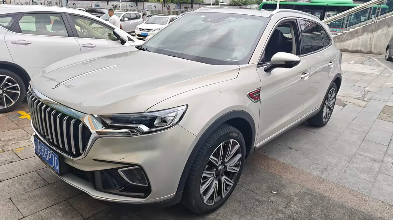 HongQi 2022 HS5 2.0T 4-wheel drive smart flag-sharing version automatic gear 6