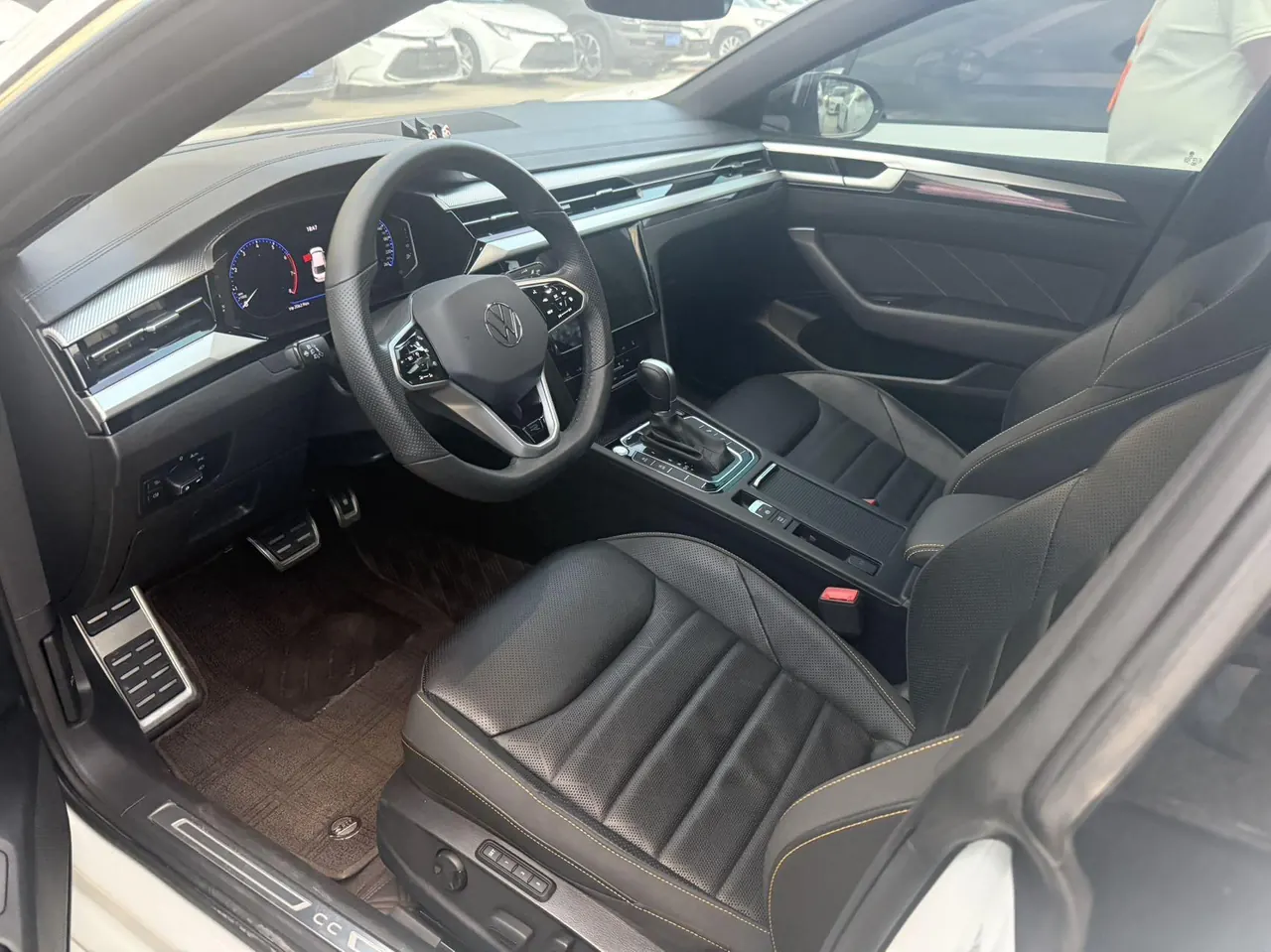 Volkswagen 2024 CC 2.0TSI 380TSI eye-catching automatic gear 2