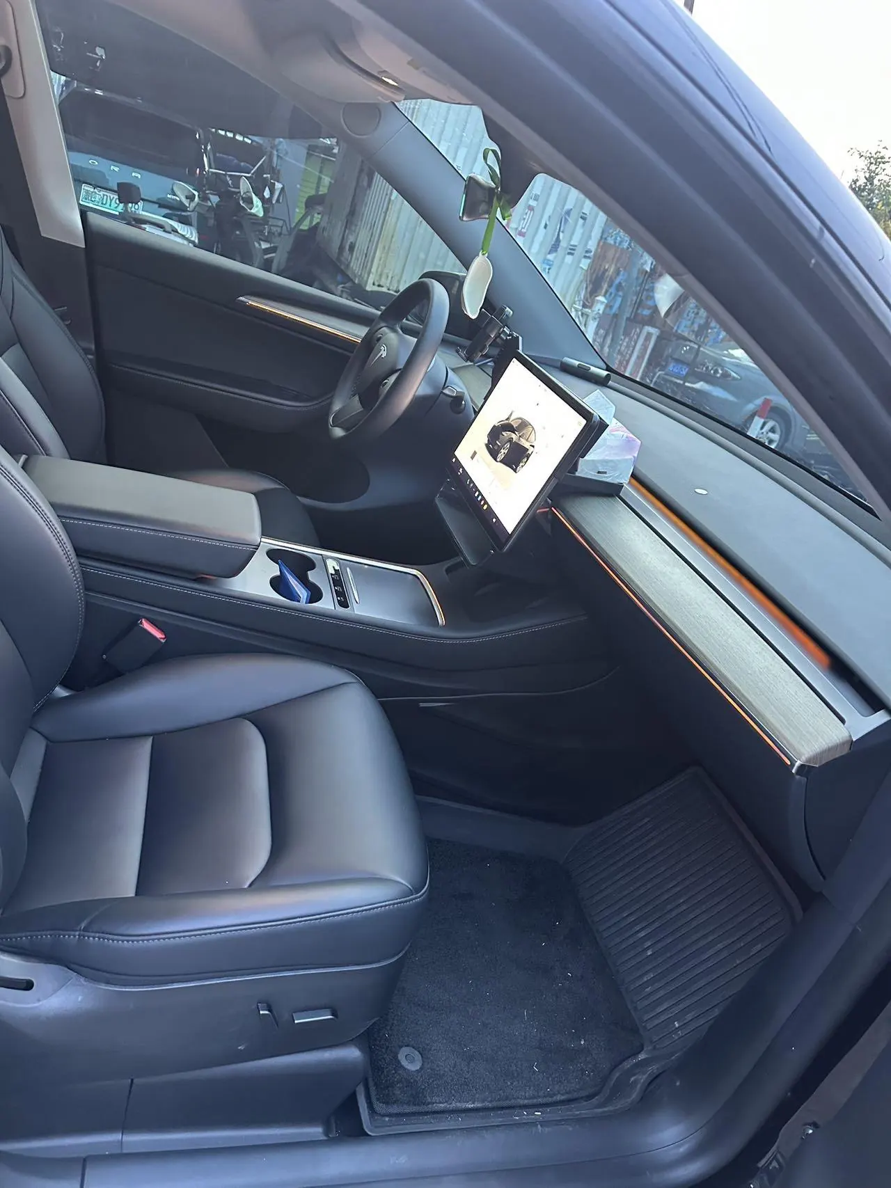 Tesla 2022 Model Y rear-wheel drive version (facelift) automatic gear 2