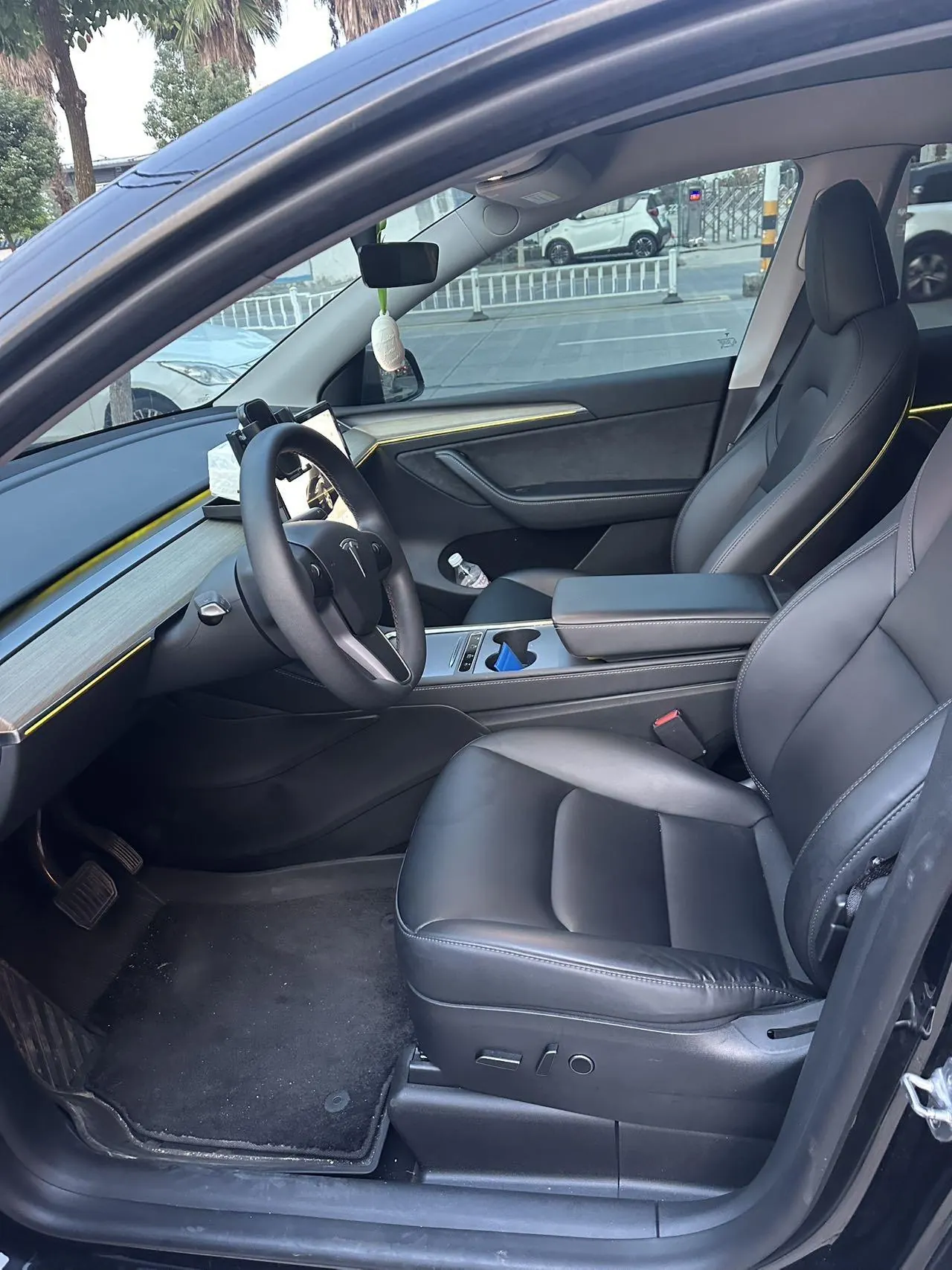 Tesla 2022 Model Y rear-wheel drive version (facelift) automatic gear 3