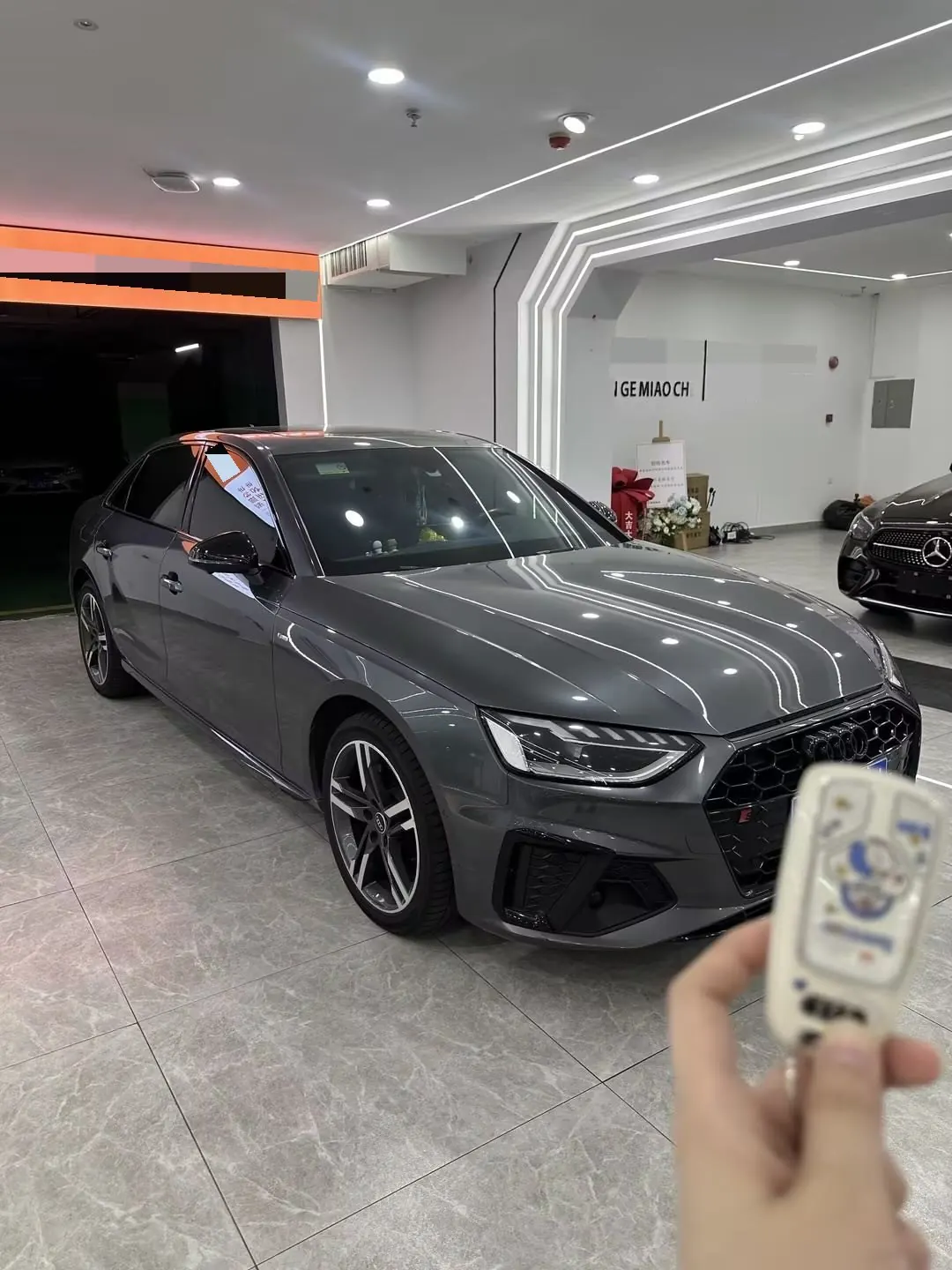 Audi 2022 A4L 2.0TFSI 40TFSI Deluxe Dynamic Automatic 3