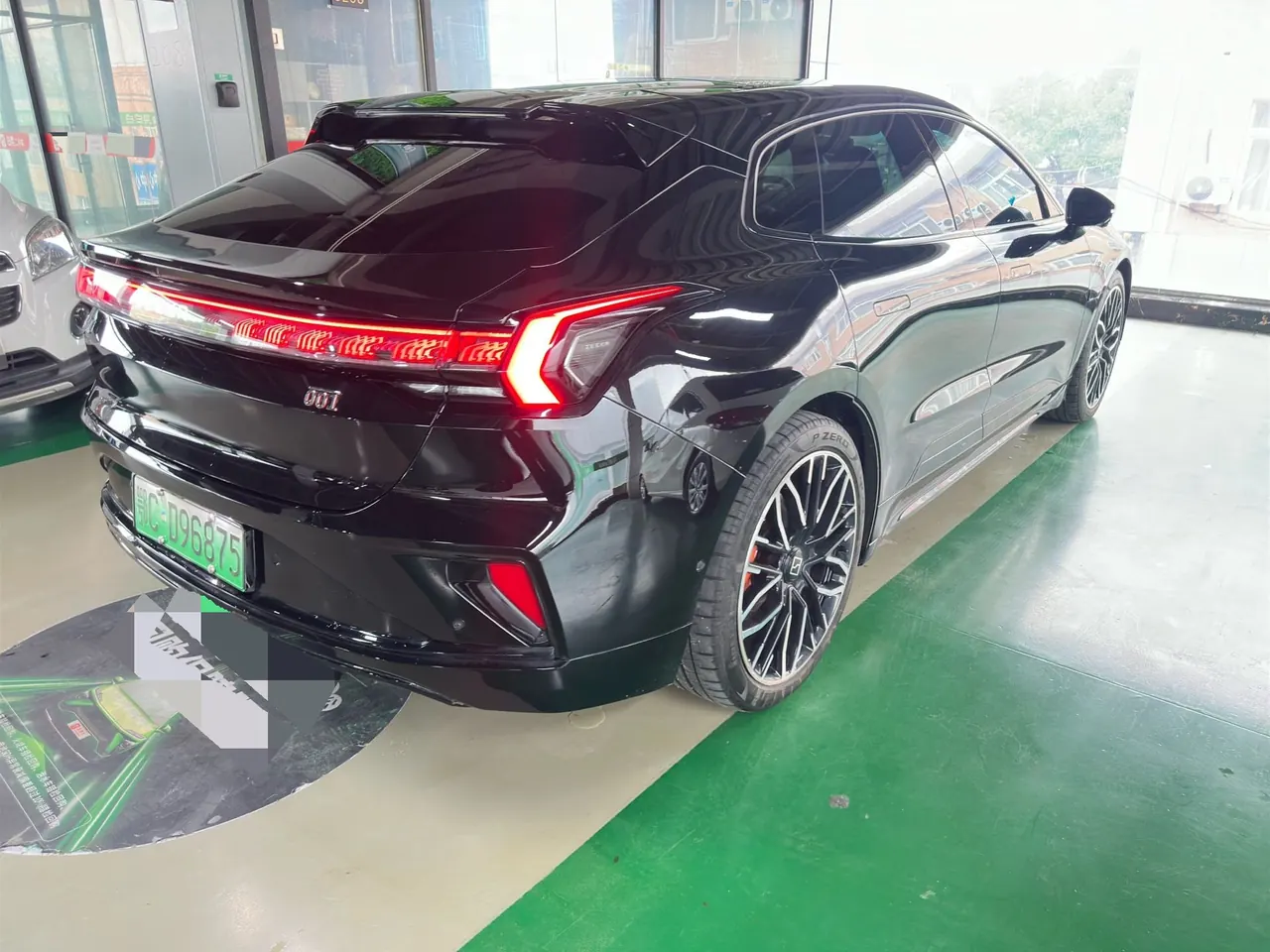 Zeekr 2024 Zeekr 001 WE Edition 95kWh Four-wheel Drive Automatic 7
