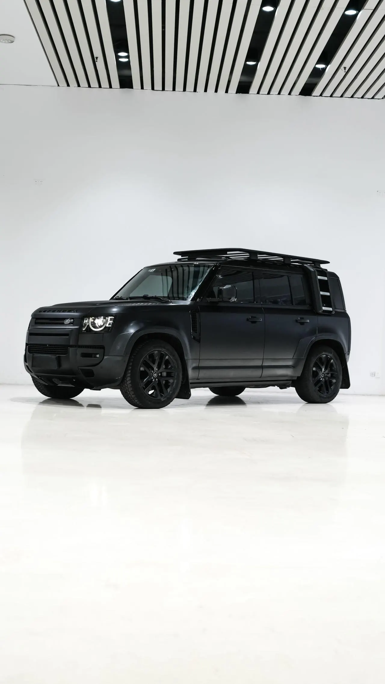 Открыть галерею: Land Rover Guard (Imported) 2022 Guard 110 48V 3.0T P400 Diablo Special Edition Automatic Gear