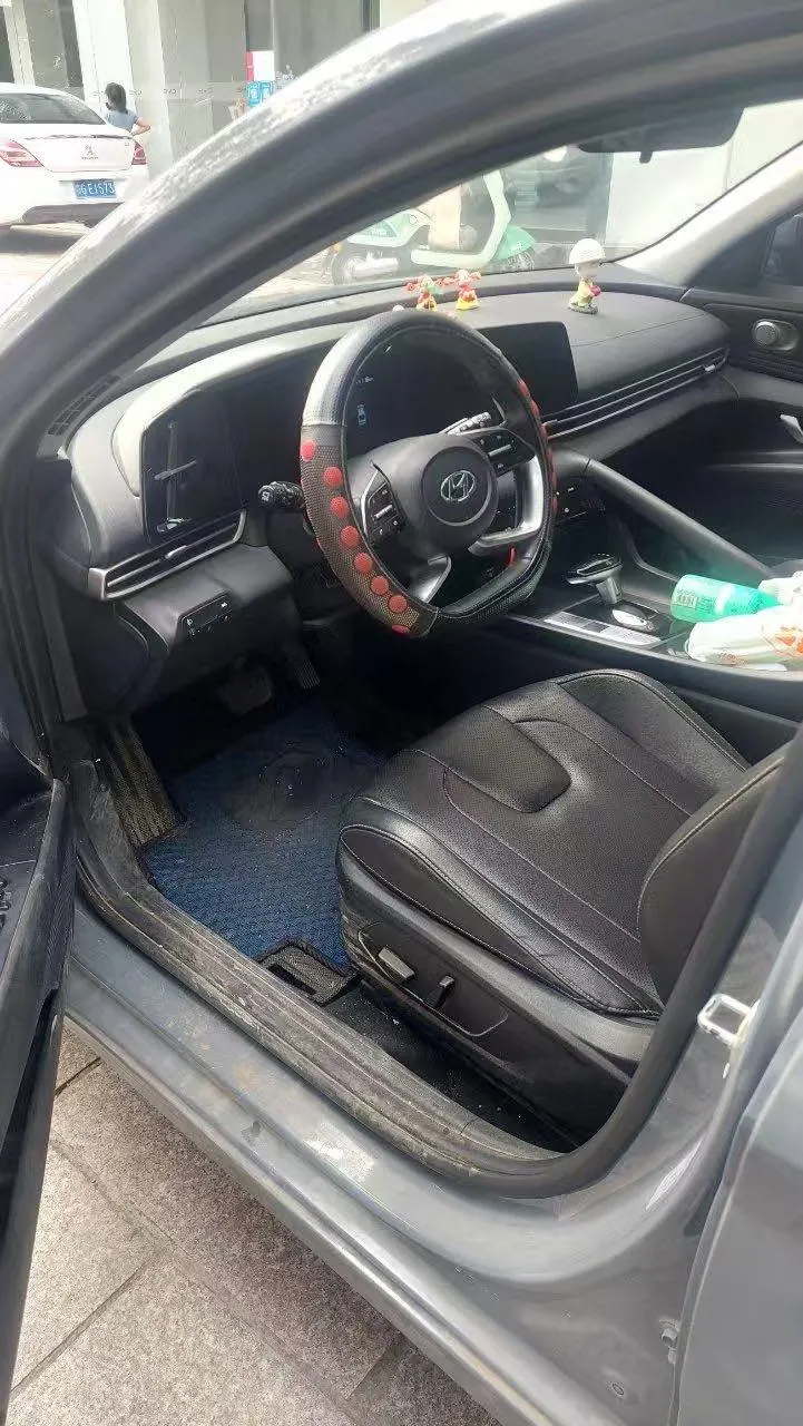Hyundai 2022 Elantra -3-compartment 1.5 stepless LUX premium automatic gear 2