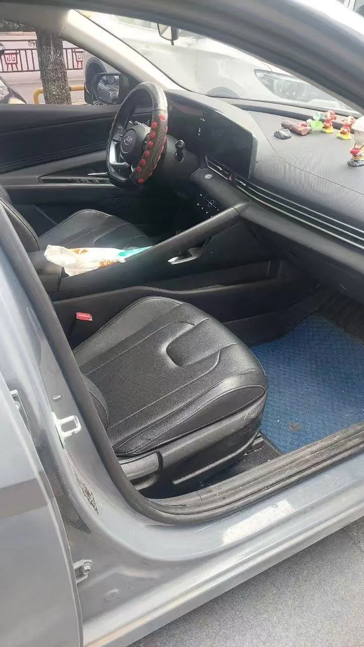 Hyundai 2022 Elantra -3-compartment 1.5 stepless LUX premium automatic gear 3