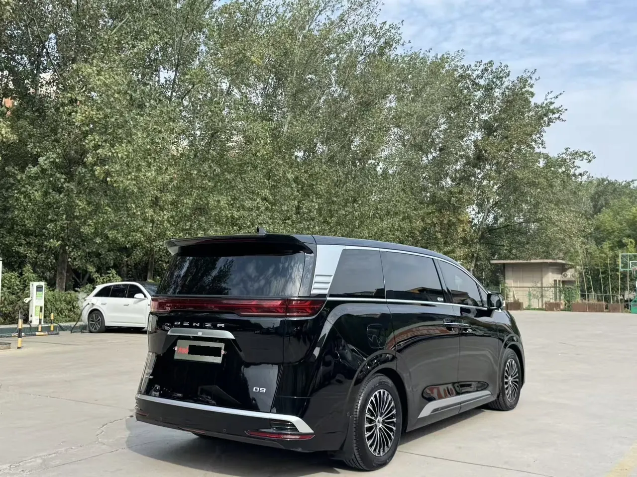 Denza 2022 Denza D9 DM-i 1.5T stepless 970 four-wheel drive flagship automatic gear 6