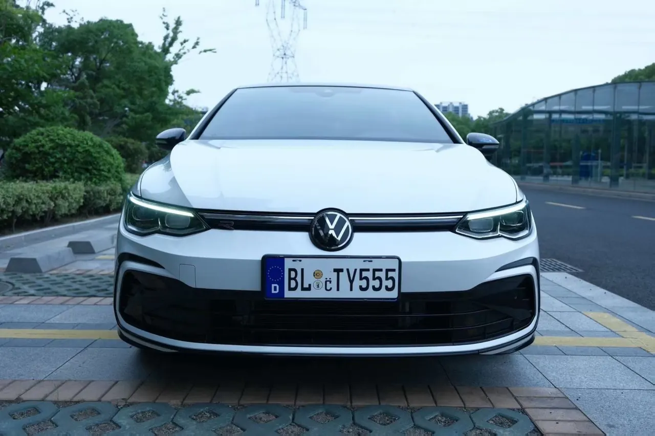 Volkswagen 2023 Golf 8 R-Line 1.4TSI 280TSI Automatic 2