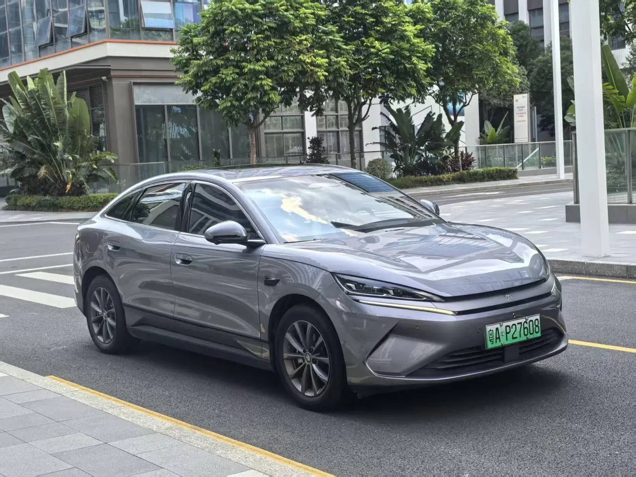 BYD 2025 Qin L EV 545KM Exceed automatic gear 3