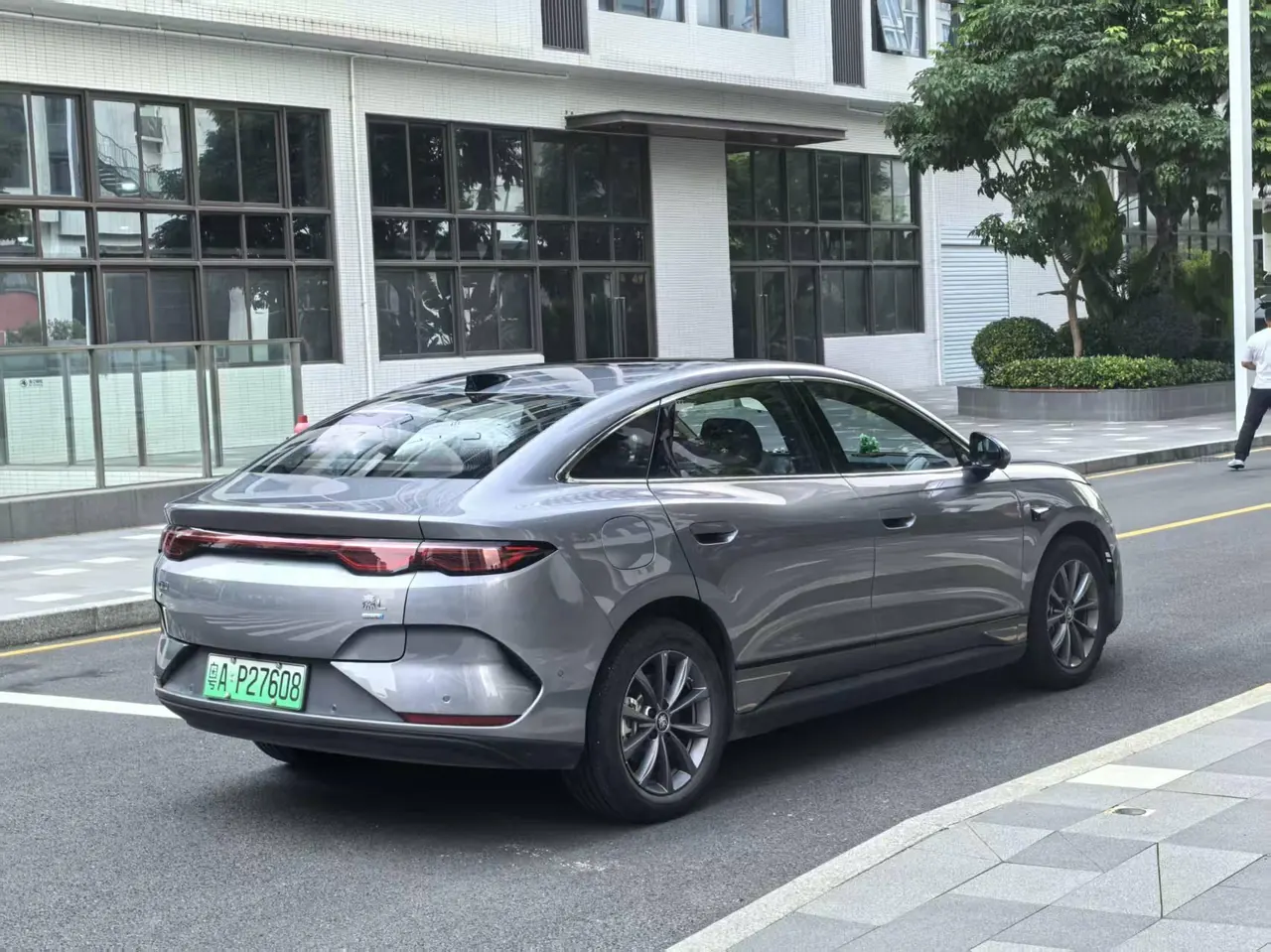 BYD 2025 Qin L EV 545KM Exceed automatic gear 4