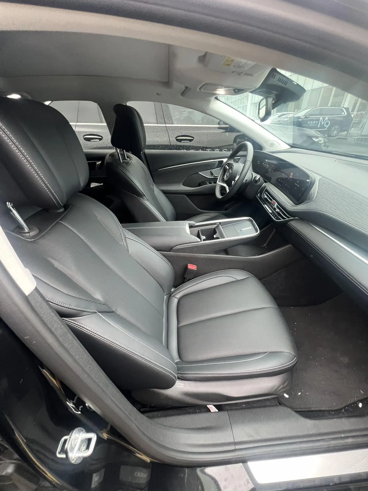 Buick 2025 LaCrosse 2.0T 28T Platinum Edition, automatic transmission 5