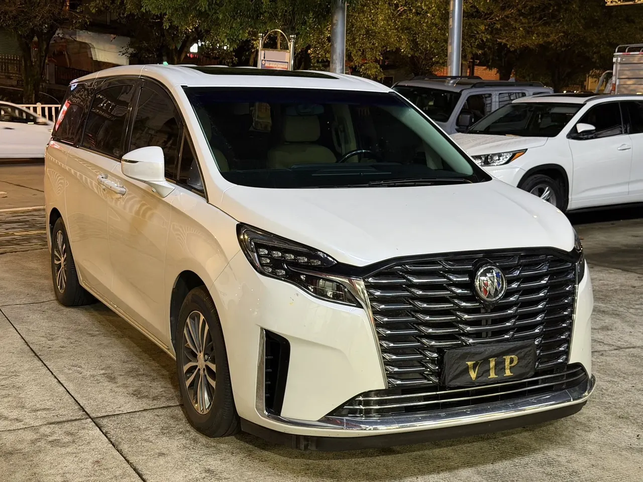 Buick 2023 GL8 ES Lu Zun 48V 2.0T 653T Comfortable Automatic Gear 3