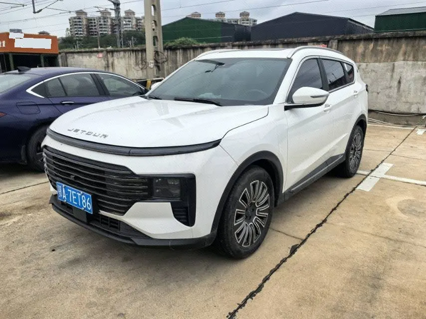 Открыть галерею: Jetour 2025 X70 PLUS 1.5T Elite Edition 5-seat Automatic Gear