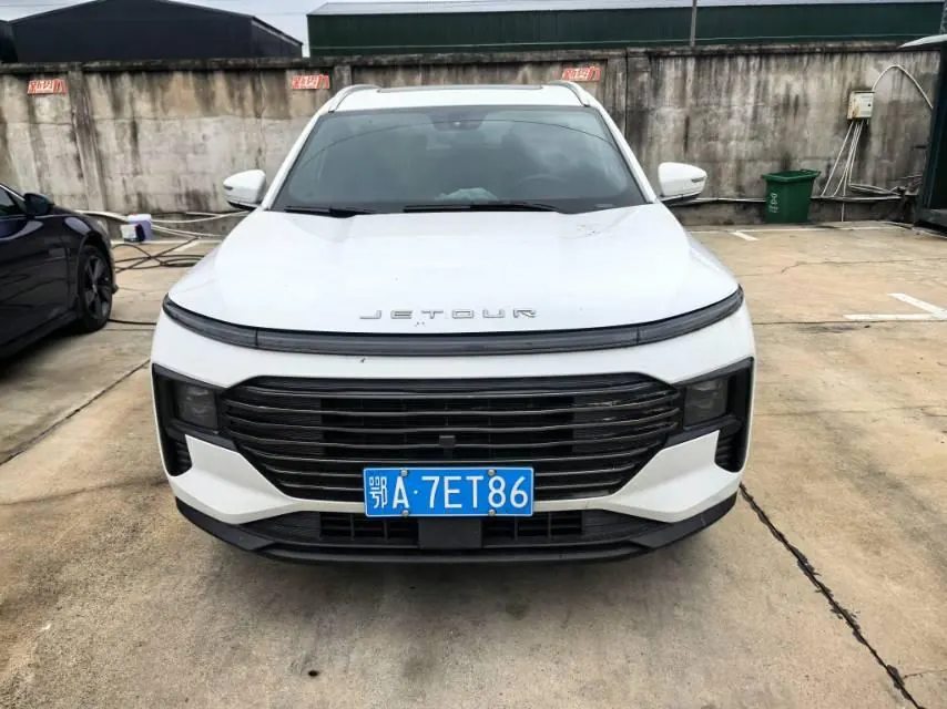 Jetour 2025 X70 PLUS 1.5T Elite Edition 5-seat Automatic Gear 2