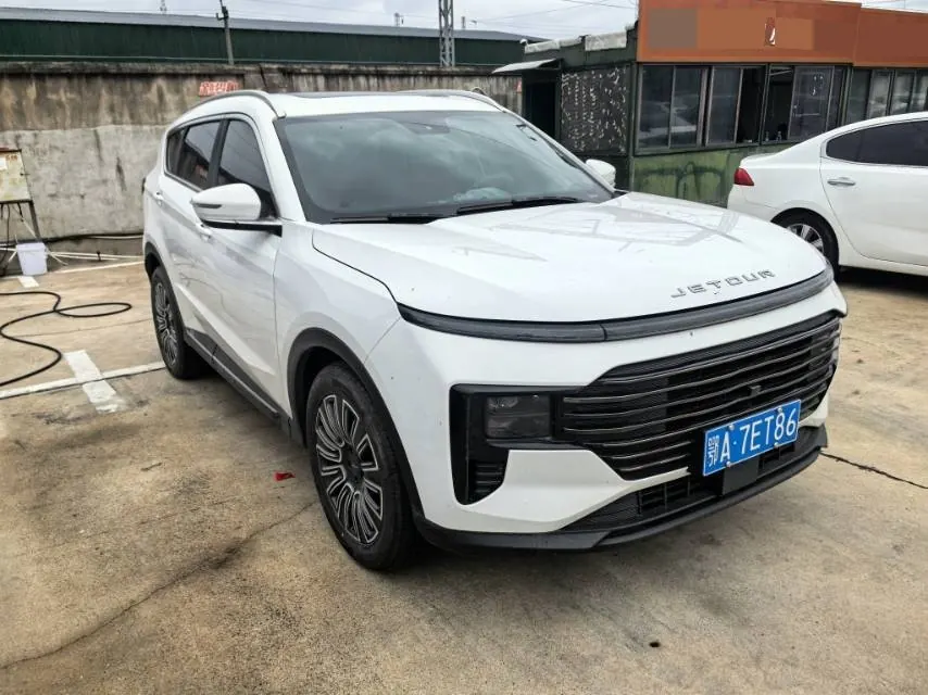 Jetour 2025 X70 PLUS 1.5T Elite Edition 5-seat Automatic Gear 3