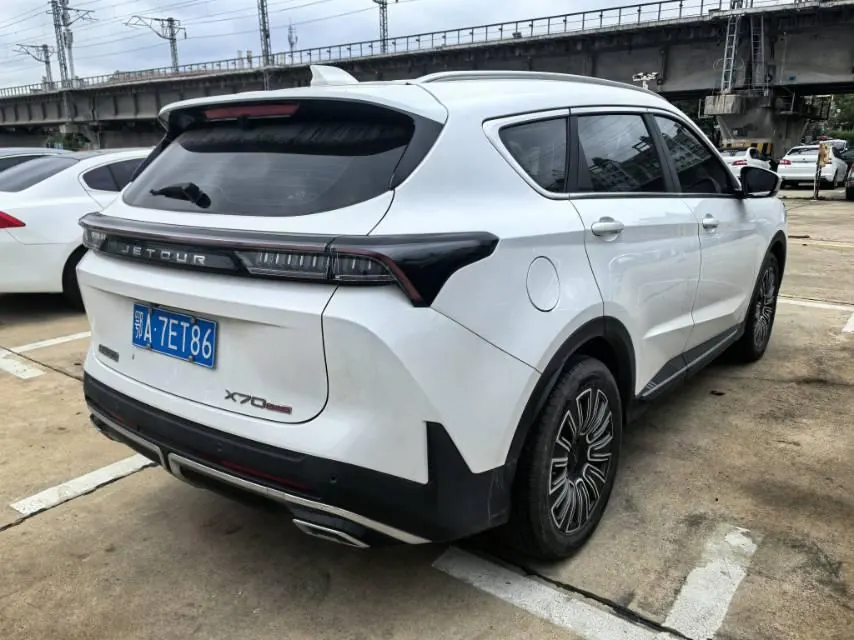 Jetour 2025 X70 PLUS 1.5T Elite Edition 5-seat Automatic Gear 6
