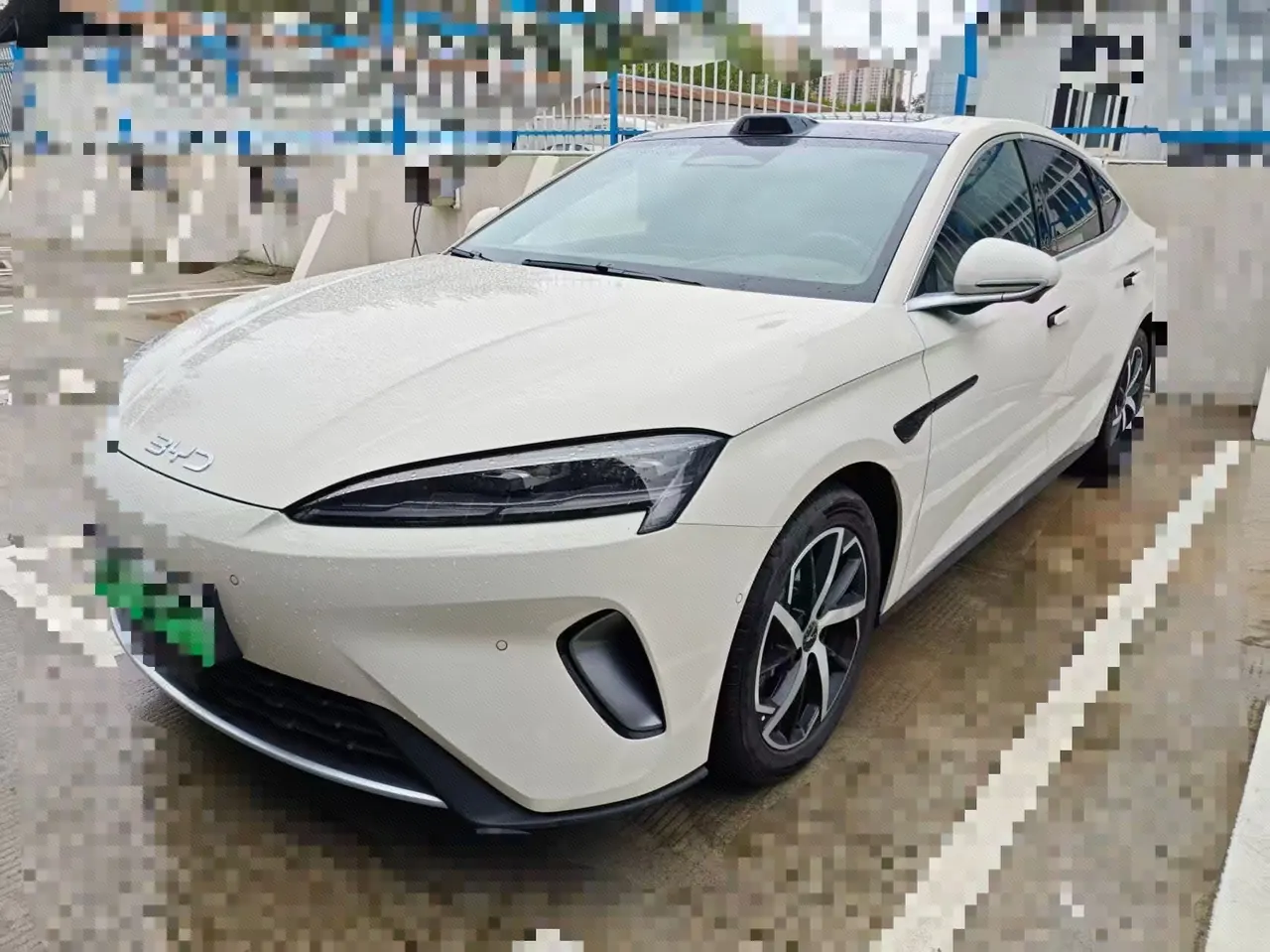 Открыть галерею: BYD 2026 Seal 07 DM-i 1.5T CVT 230km Flagship Automatic