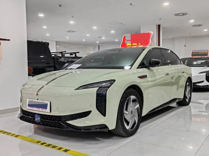 HongQi 2025 EH 7 690 Smart Edition Automatic Gear - View 1