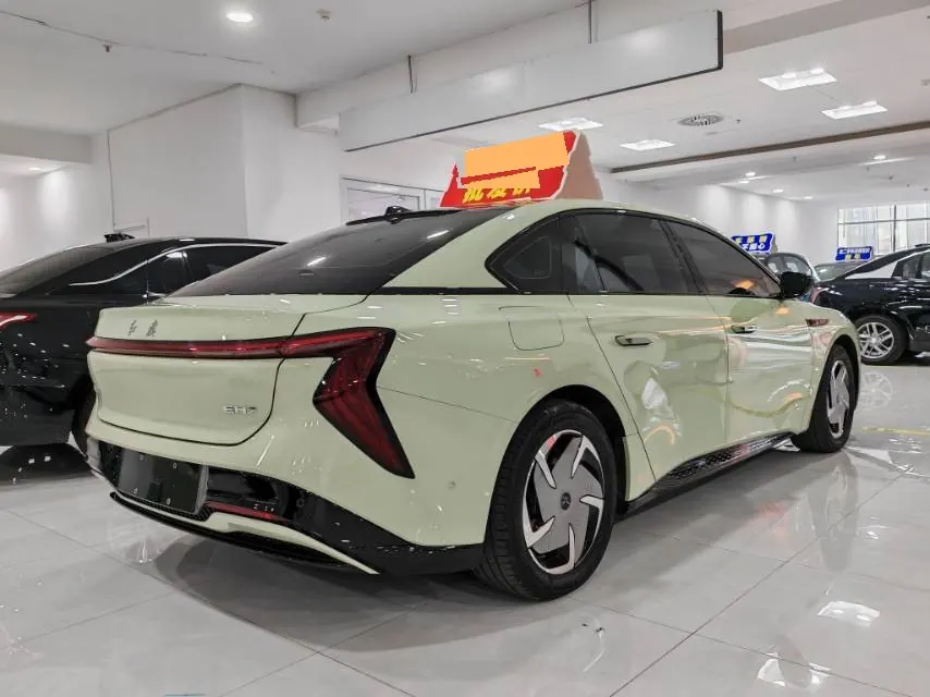 HongQi 2025 EH 7 690 Smart Edition Automatic Gear 6