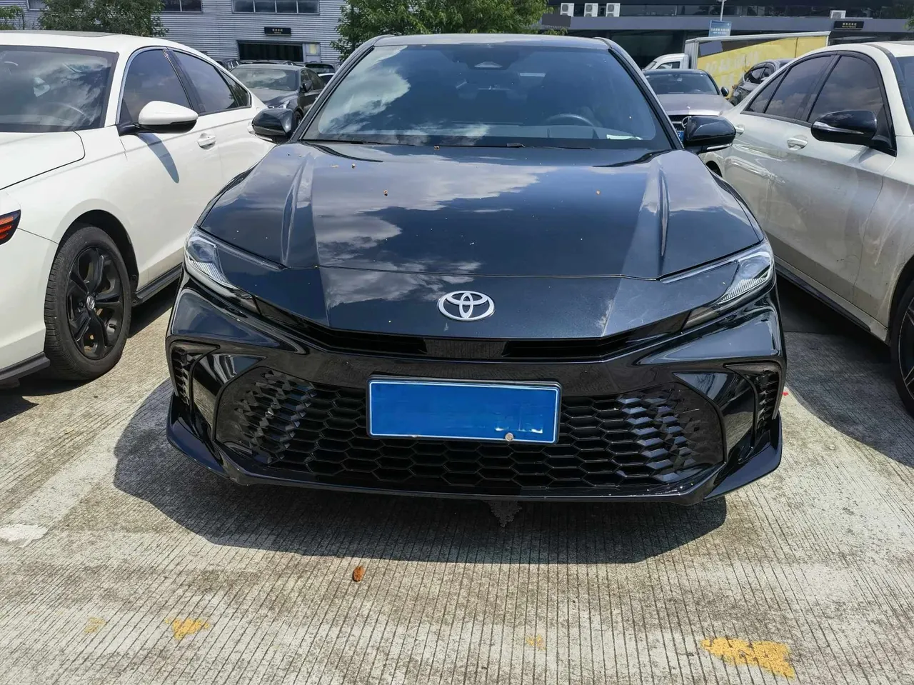 Toyota 2024 Camry Dual Engine 2.0HS Stepless Sports Edition Automatic Gear 3