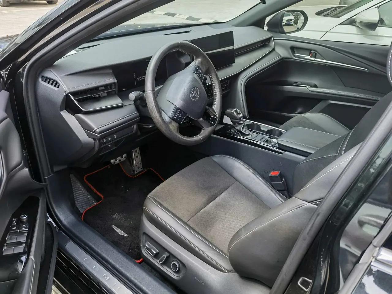 Toyota 2024 Camry Dual Engine 2.0HS Stepless Sports Edition Automatic Gear 4