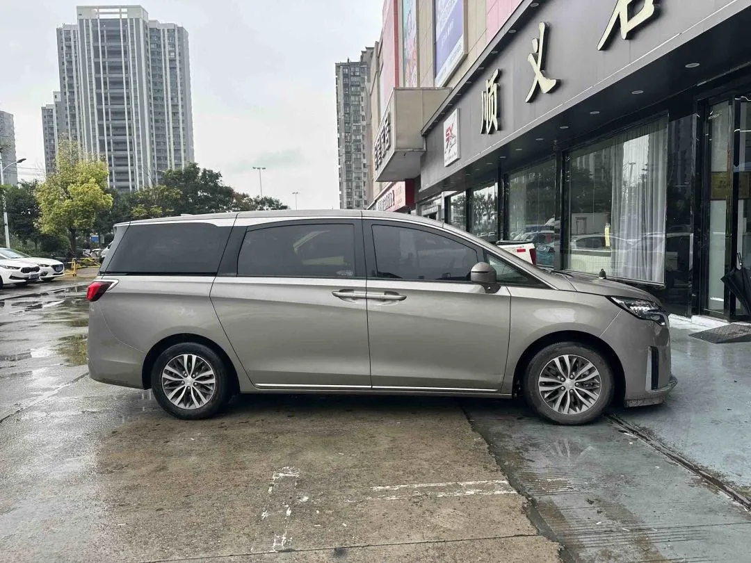 Buick 2023 GL8 ES Lu Zun 48V 2.0T 653T Comfortable Automatic Gear 2