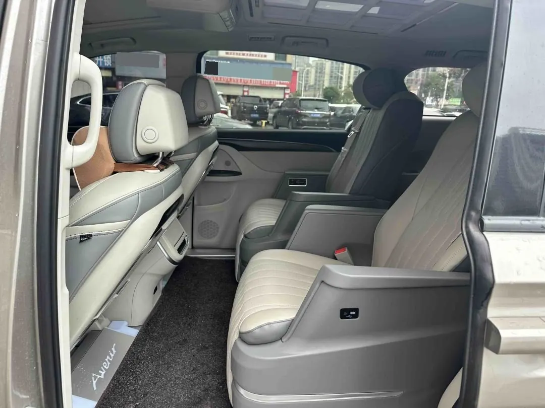 Buick 2023 GL8 ES Lu Zun 48V 2.0T 653T Comfortable Automatic Gear 6