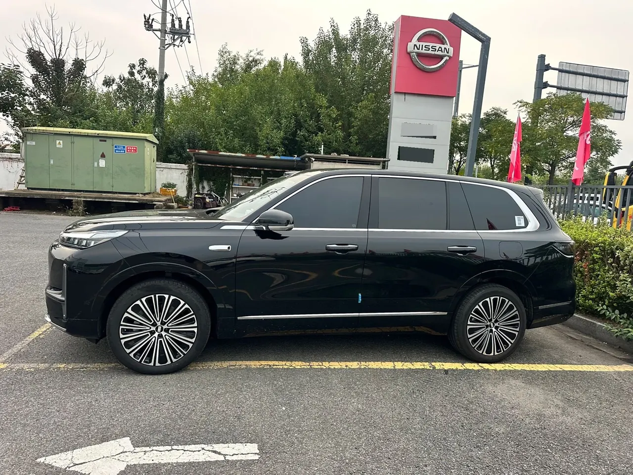 Geely Galaxy 2025 M9 1.5T 210km 4-wheel drive pilot version automatic gear 2
