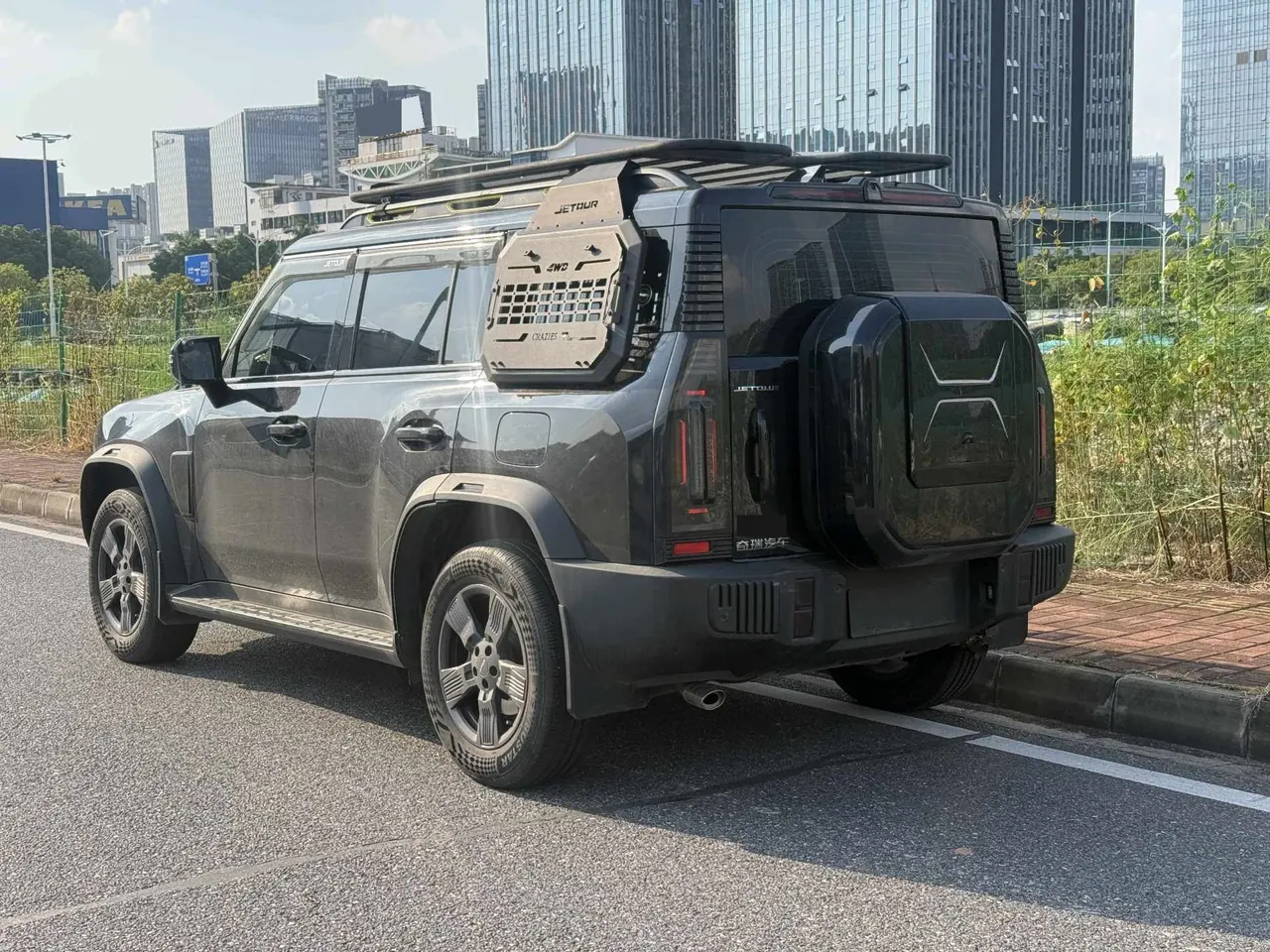 Jetour 2023 Travelers 1.5T Two-Drive Discovery PRO Automatic Gear 10