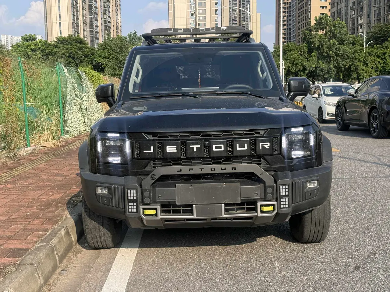 Jetour 2023 Travelers 1.5T Two-Drive Discovery PRO Automatic Gear 12