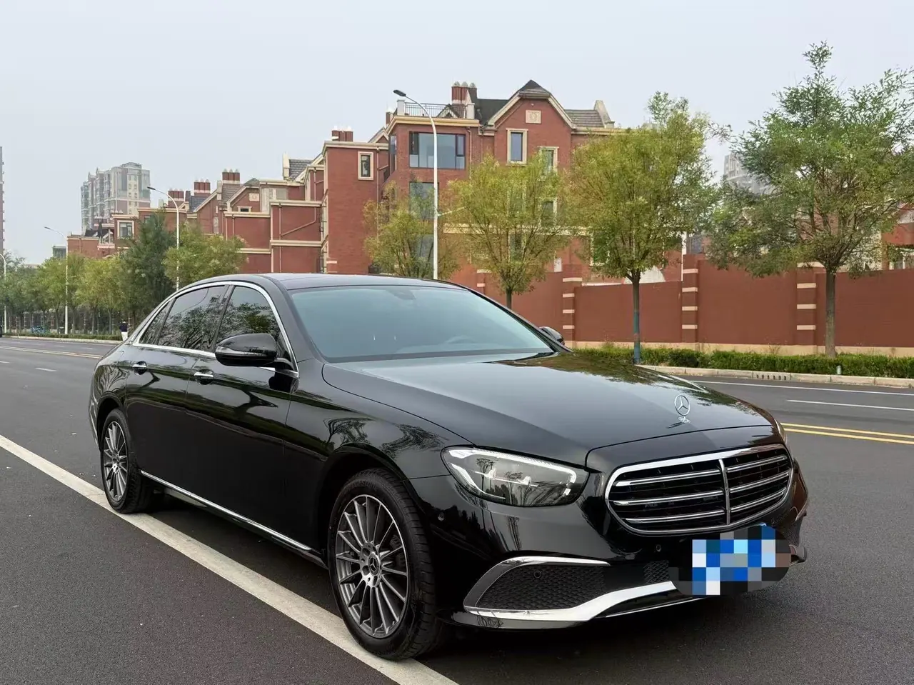 Mercedes Benz E Class 2023 E 260 L 2.0T Automatic 3