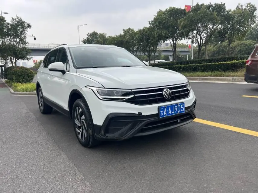 Volkswagen 2024 Tiguan L 1.5TSI 300TSI Front-Wheel-Drive Smart Enjoyment Edition Automatic Transmission 2
