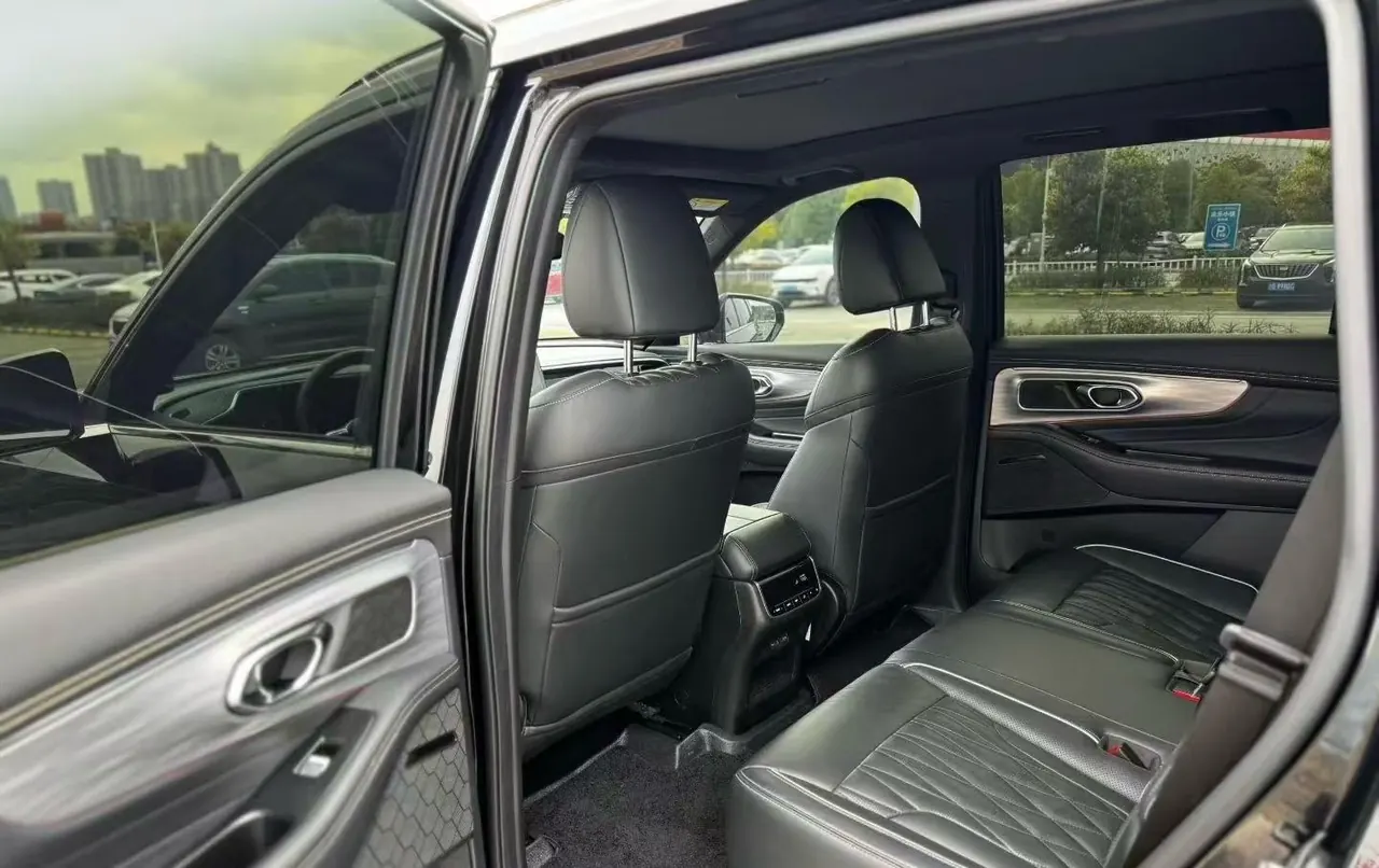 Chuanqi 2022 GS8 2.0TGDI Two-Drive Deluxe Zhilian Edition Seven-seat Automatic Gear 2