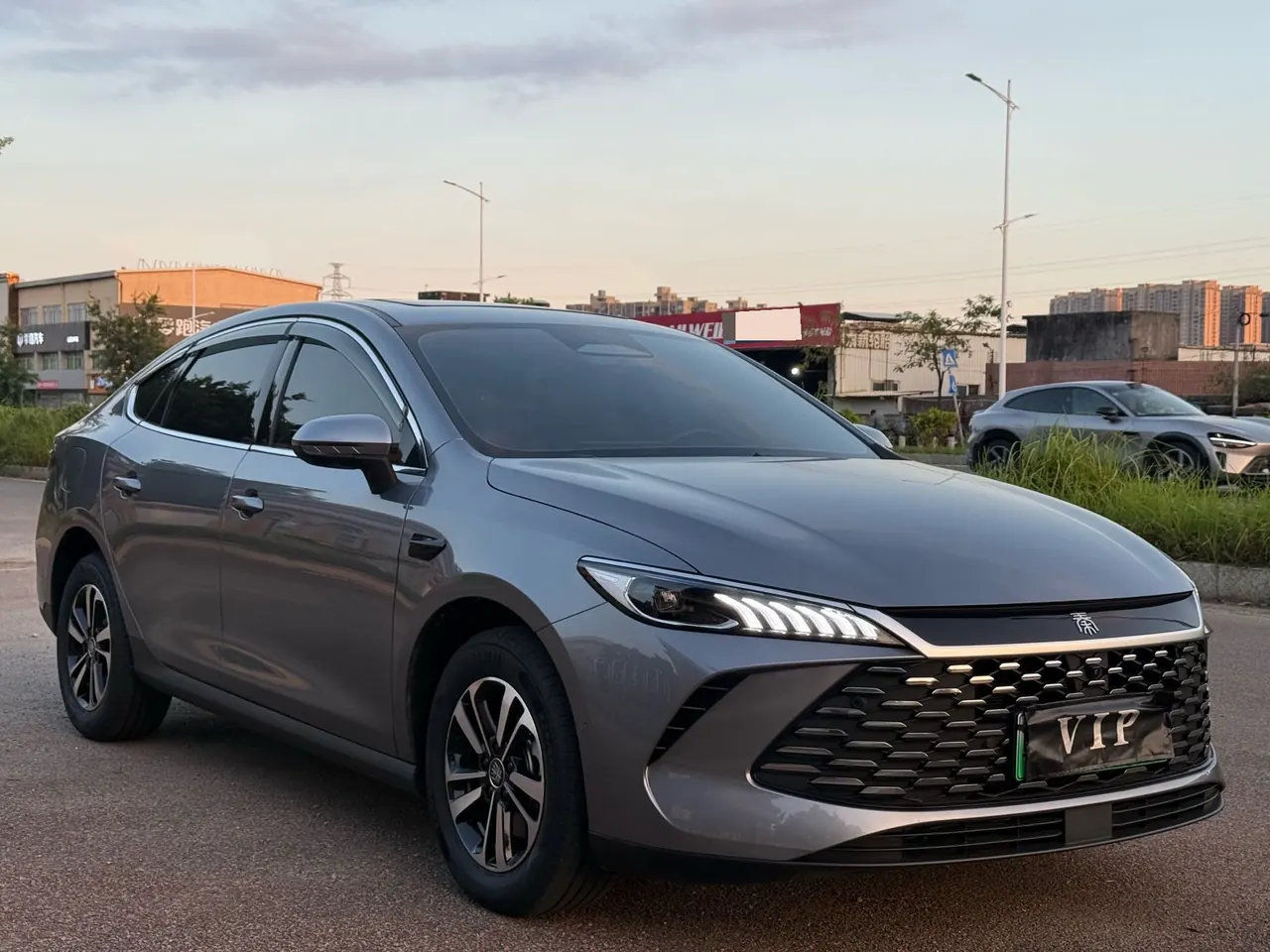BYD 2025 Qin PLUS DM-i 1.5 stepless smart driving version 120KM Exceed automatic gear 3